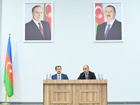 Elm və təhsil naziri Sumqayıtda məktəb direktorları ilə görüşüb