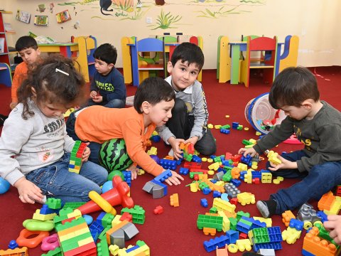 Nazir bəzi bağçalarda isti yeməklərin veriləcəyinə aydınlıq gətirib