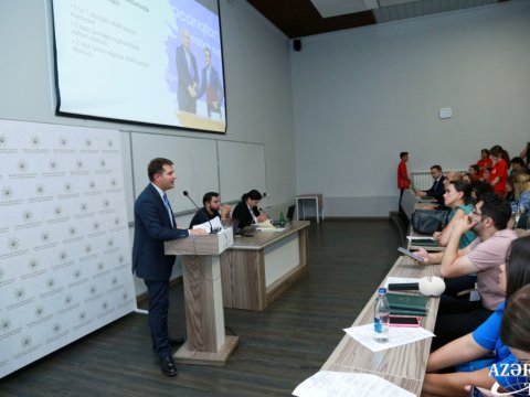 “Media və təhsil dialoqu” mövzusunda təlim-seminar başa çatıb