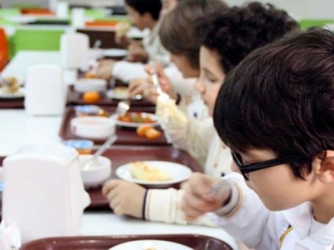 Məktəblilər gündə neçə dəfə qidalanmalıdırlar? - Səhiyyə Nazirliyi