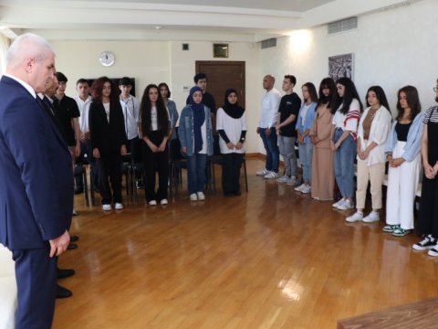 Rektor yüksək bal toplayan tələbələrlə görüşdü - FOTO  
