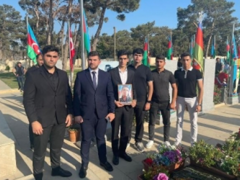 UNEC-in tələbələri şəhid Səbuhi Əhmədovun məzarını ziyarət ediblər  