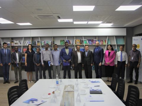 DİM-də maraqlı görüş - İmtahan təcrübəsinin uğurlu piarı