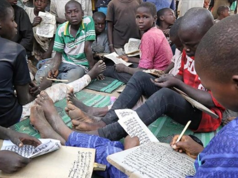 Yüz minlərlə uşaq təhsilsiz qaldı