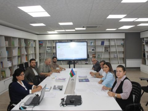 Təkmilləşdirilmiş dərsliklərdəki yeniliklər və dəyişikliklər təhlil edilib  