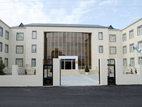 112 nömrəli məktəbdə şagirdlərin bir-birinə şiddət göstərməsi əks olunan görüntülər yayılıb-VİDEO