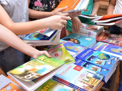 “Dərsliklərlə bağlı problem həll edilib”-Mehriban Vəliyeva