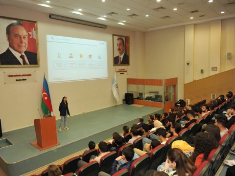Tələbələr Mobil Tərtibatçılıq proqramı ilə bağlı məlumatlandırılıb  