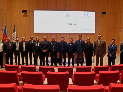 BMU müəllimləri yol hərəkətilə bağlı müzakirələrdə iştirak ediblər  