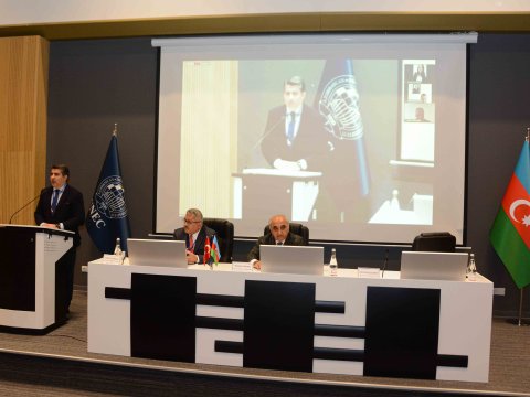 UNEC-də 3 beynəlxalq konfrans öz işinə başlayıb - FOTOLAR