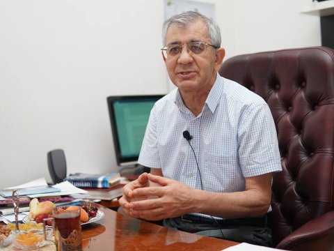 “AMEA-nın keçmiş institutlarındakı bəzi alimləri yola salmaq lazımdır”-Hamlet İsaxanlı