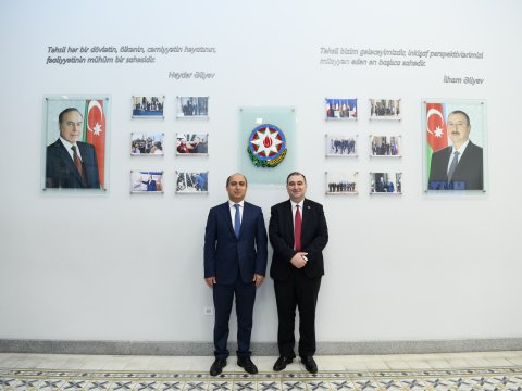 Gürcüstanın Təhsil naziri UFAZ-da olub
