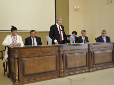UNEC-də milli-mənəvi dəyərlərə həsr olunan tədbir keçirilib