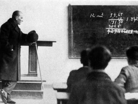 Atatürkün ən çox sevdiyi kitab, uşaqlara olan sevgisi   