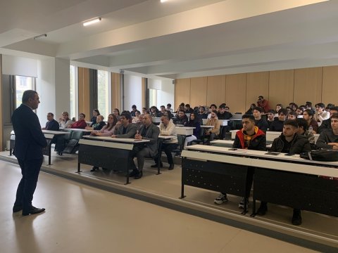 UNEC-də su ehtiyatlarının idarə edilməsinə həsr olunmuş silsilə tədbirlər keçirilib