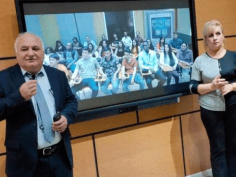 Yuxarı sinif şagirdlərilə onlayn görüş keçirilib