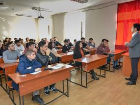 Kütahya Dumlupınar Universitetinin müəllimi AzTU tələbələrinə mühazirə deyib  
