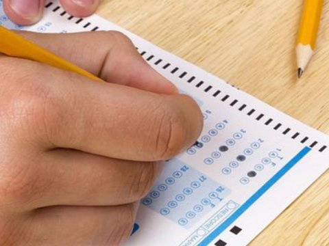 Hazırlıq kurslarının imtahan bileti “soyqırımı”-“Bəzən birinin qiyməti 18 manat olur”