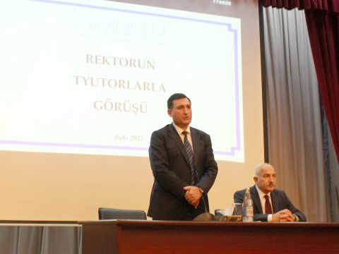 ADNSU-nun rektoru universitetin tyutorları ilə görüşüb