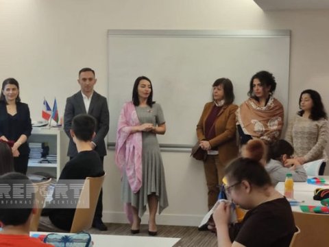 Parisdə Azərbaycan dili məktəbi uzun fasilədən sonra yenidən fəaliyyətə başlayıb - FOTO