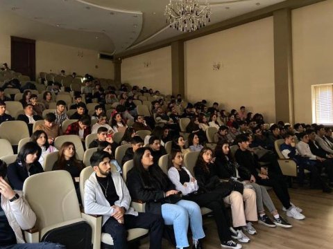 UNEC-də “Dolu” filmi nümayiş olunub