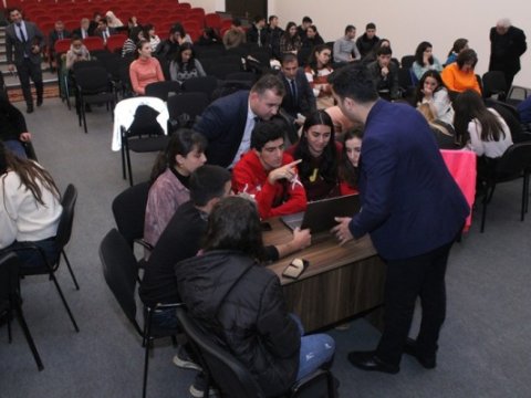 LDU-da “Amerika guşəsi” maarifləndirmə tədbiri keçirib-FOTO