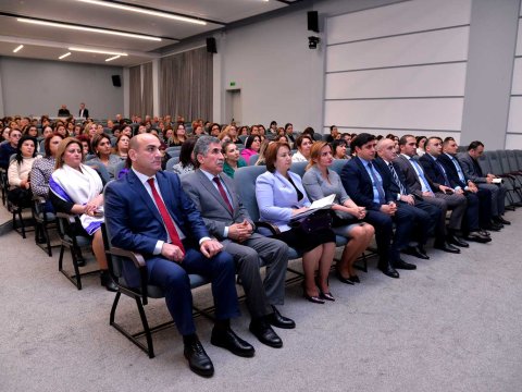 Məktəb direktorları ilə görüş keçirilib-FOTO  