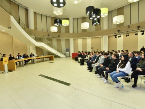 “Heydər Əliyev və xarici siyasətin Azərbaycan modeli” mövzusunda panel müzakirəsi keçirildi - FOTO