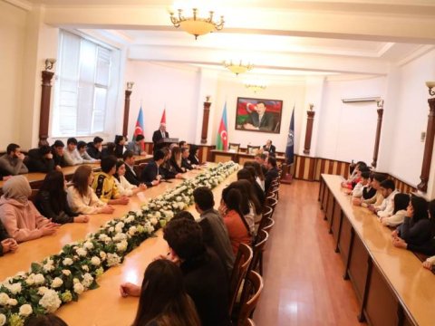 Türkiyənin Azərbaycandakı səfiri Cahit Bağcı UNEC tələbələri ilə görüşüb-FOTO