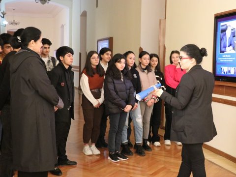 Fortis Akademiyanın abituriyentləri “UNEC-i tanı” layihəsində iştirak ediblər
