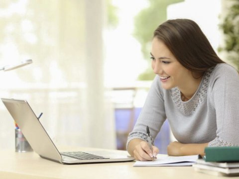 Məktəblərdə müəllimlərin 84,3 faizi qadındır