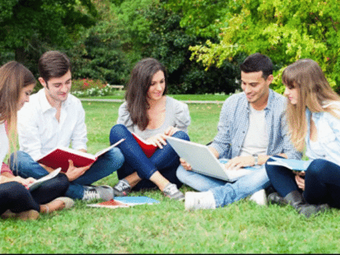 Universitetdə uğur qazanmaq üçün bunları edin- 5 qızıl QAYDA