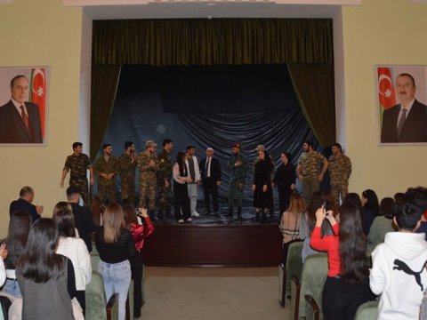 UNEC tələbələri “Yarımçıq qalmış…” tamaşasını canlandırdı