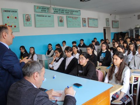 BMU əməkdaşları şagirdlərlə görüşüb  