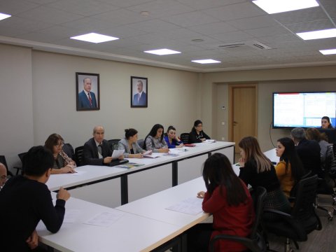 Kimya üzrə qəbula salınan tapşırıqlar müzakirə edilib