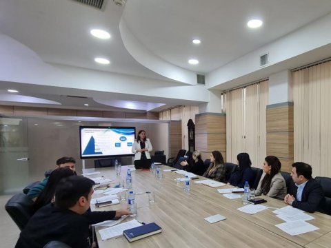 “Dövlət orqanlarında inzibati vəzifələrin tutulması şərtləri və qaydaları” mövzusunda təlim keçirilib