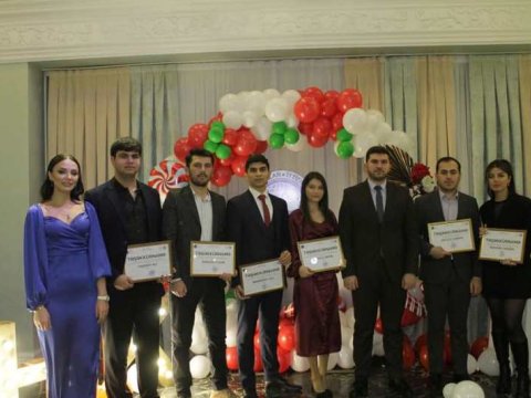 UNEC THİK üzvləri Dünya Azərbaycanlılarının Həmrəyliyi Gününü qeyd etdi