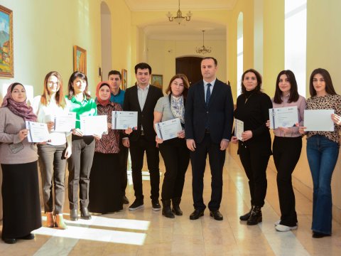 UNEC-in keçirdiyi hazırlıq kurslarının məzunlarına sertifikat verilib-FOTO