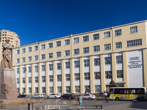 ADNSU-da Dünya Azərbaycanlılarının Həmrəylik Günü və Yeni il bayramı qeyd olunub