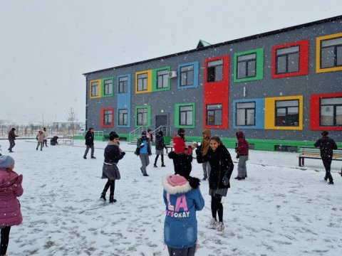 Zəngilanın Ağalı kəndində məktəblilərin ilk qar sevinci