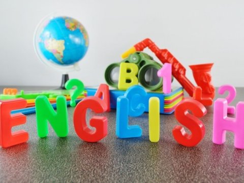 Uşağın evdə ingilis dilini öyrənməsinə necə töhfə vermək olar?