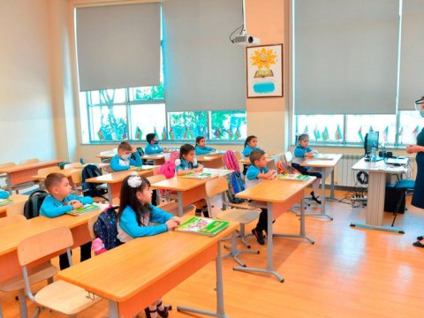 Təhsil müəssisələrində azı 25 il işləmiş şəxslərə verilən Prezident təqaüdünün aylıq məbləği müəyyənləşib  
