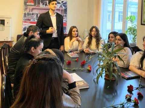 UNEC-də 20 Yanvarla bağlı dəyirmi masa keçirildi
