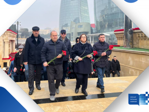 DİM rəhbərliyi və kollektivi Şəhidlər xiyabanını ziyarət edib