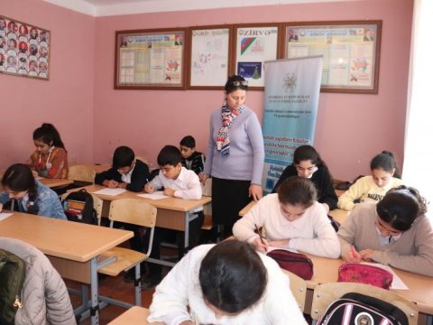 Keçmiş məcburi köçkün şagirdlərin fənn müsabiqəsinə hazırlığı davam edir