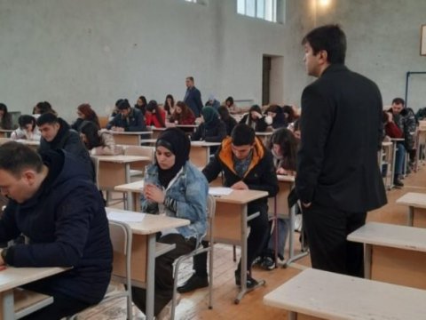 UNEC əməkdaşları kollecdə imtahanların gedişini izlədilər