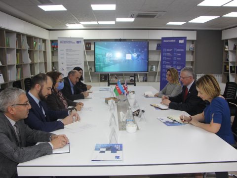 Britaniya səfiri Məleykə Abbaszadə ilə görüşüb