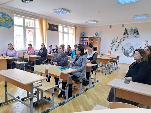 “Refleksiv müəllim” layihəsi üzrə bəzi məktəblərdə seminarlar təşkil edilib