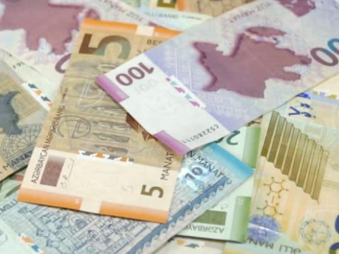 Biləsuvarda müəllim əməkhaqqını zəlzələdə zərərçəkənlər üçün ianə edib