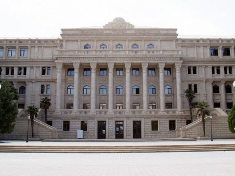 AzTU-da maaşlarla bağı qərar verildi